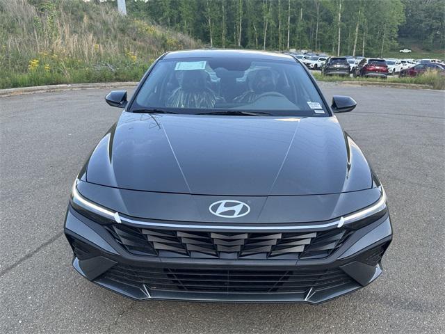 2025 Hyundai Elantra SEL Sport photo 8