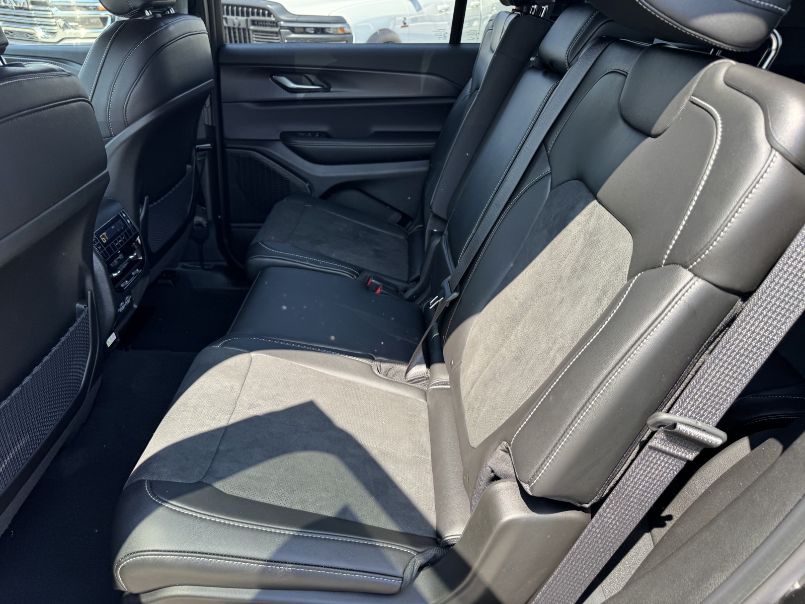 2025 Jeep Grand Cherokee Altitude X photo 9