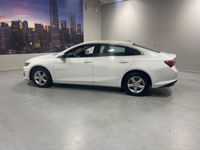 2024 Chevrolet Malibu 1LT photo 3