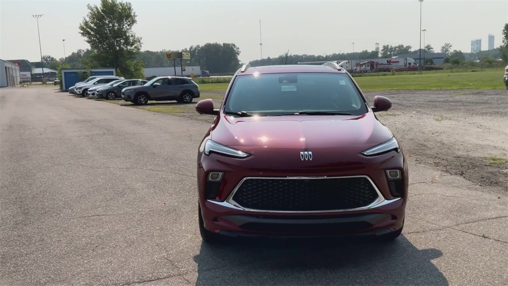 2024 Buick Encore GX Avenir photo 3