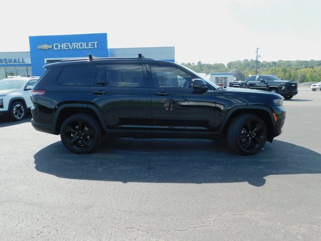 2023 Jeep Grand Cherokee Laredo Altitude photo 9