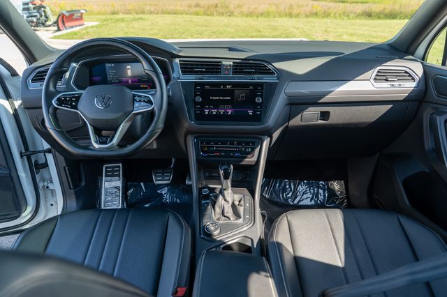 2022 Volkswagen Tiguan SE R-Line Black photo 14