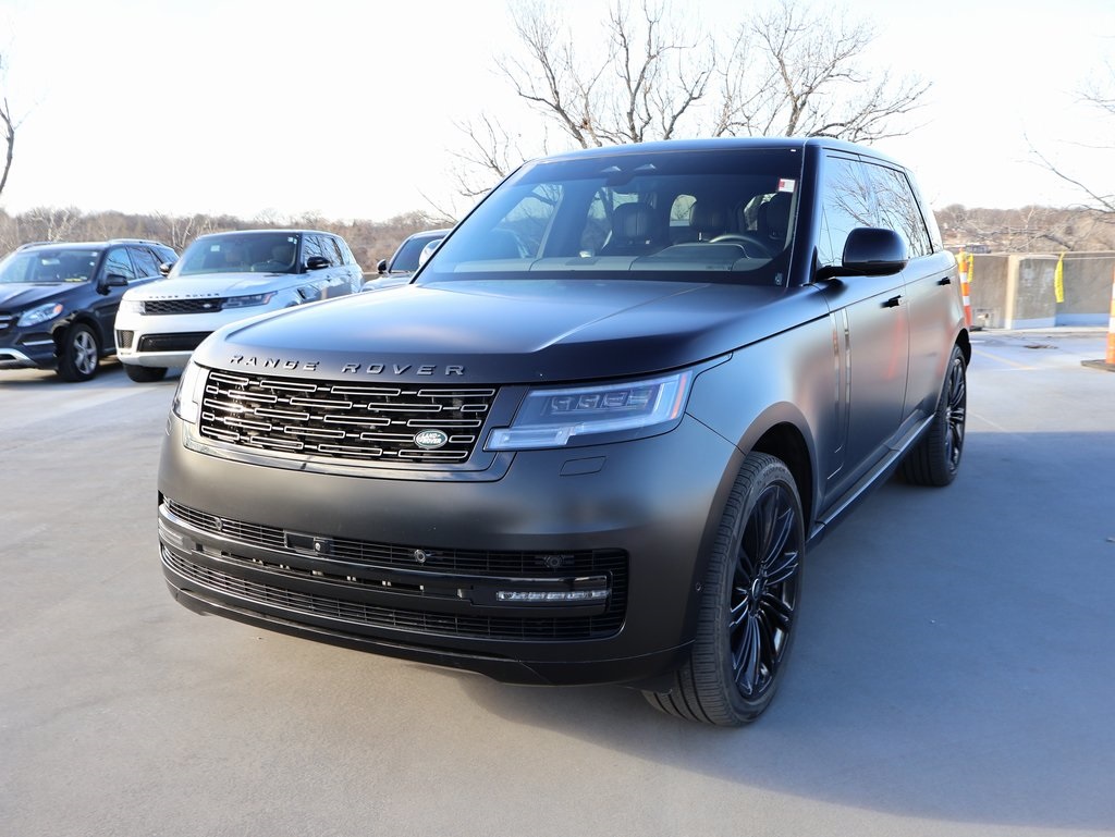 2024 Land Rover Range Rover SE's photo