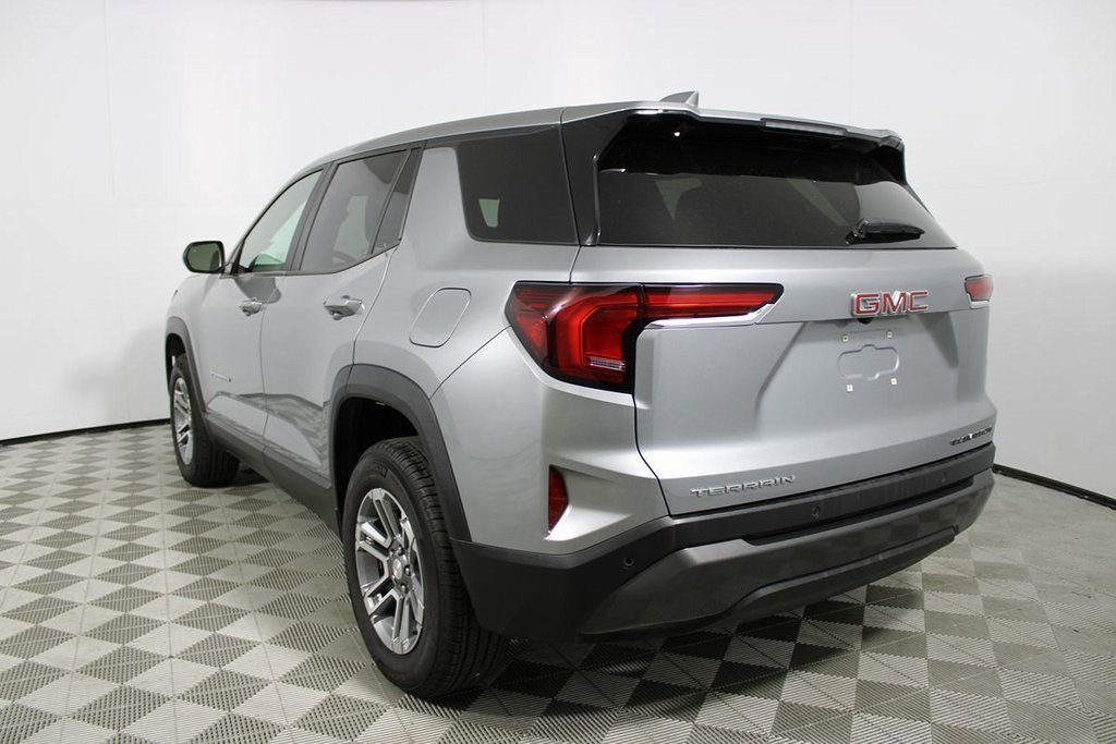 2025 GMC TERRAIN - Image 4