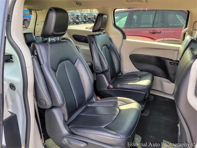 2024 CHRYSLER PACIFICA - Image 31