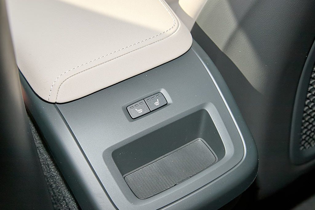 2026 VOLVO XC60 - Image 19