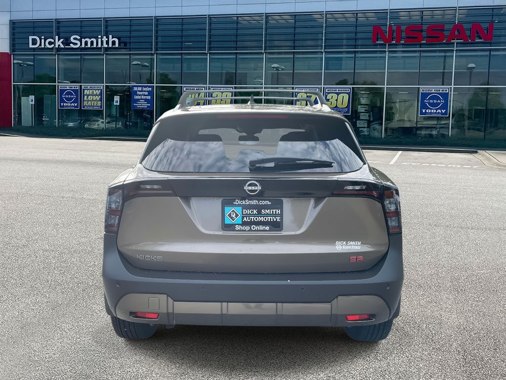 2026 Nissan Kicks SR photo 4