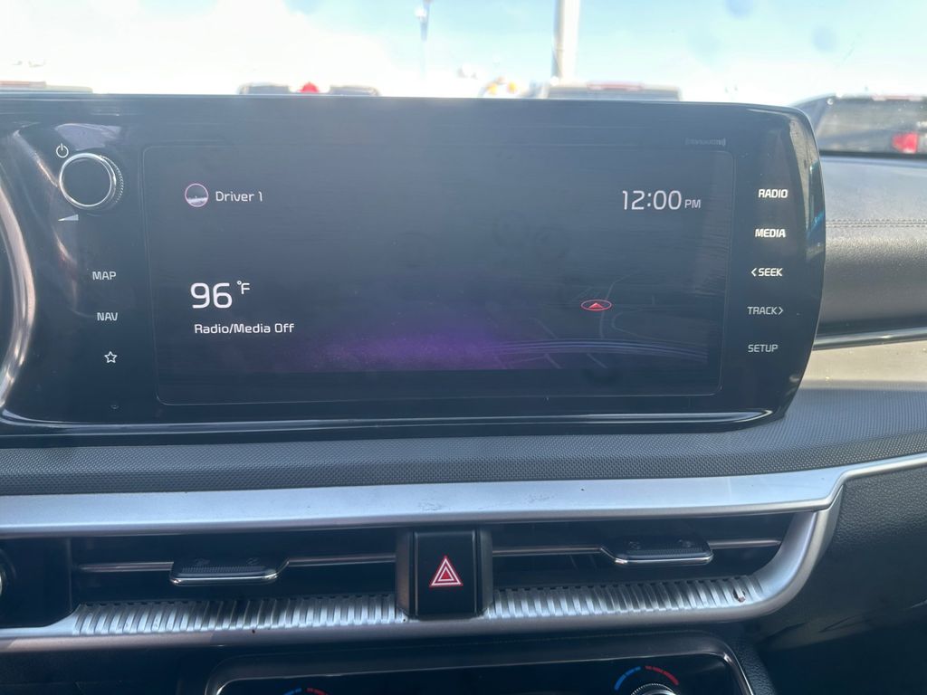 2022 Kia K5 GT-Line photo 10