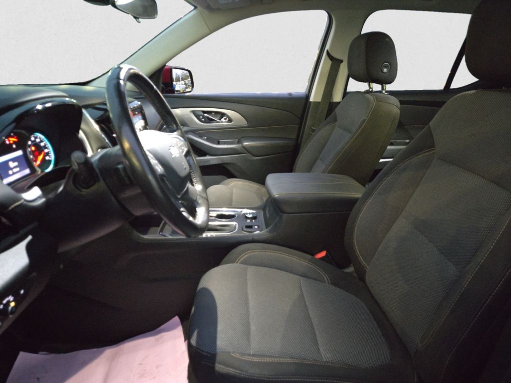 2020 Chevrolet Traverse photo 3