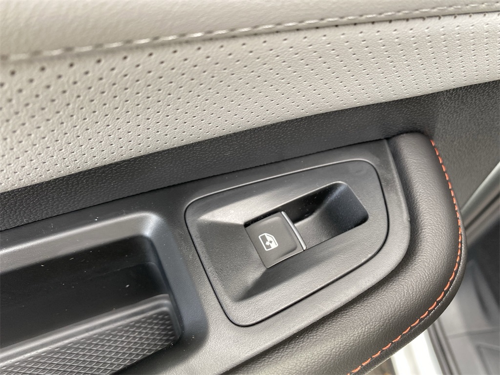 2025 Volkswagen Atlas Peak Edition SE photo 32