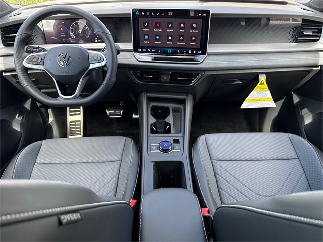 2025 Volkswagen Tiguan SE R-Line Black photo 18