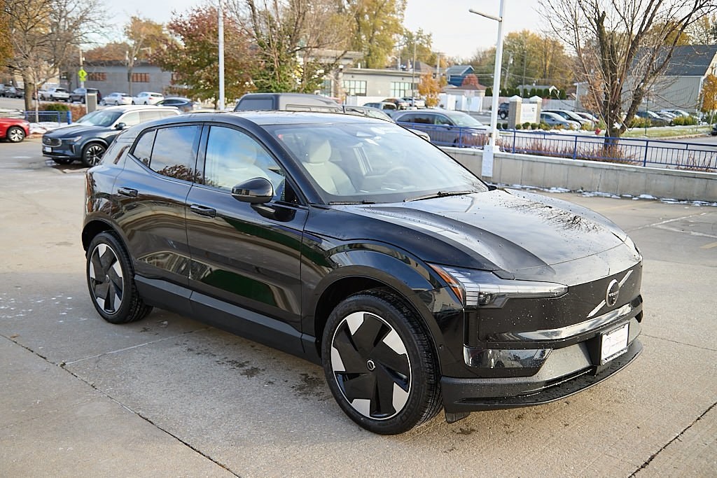 2025 VOLVO EX30 - Image 7