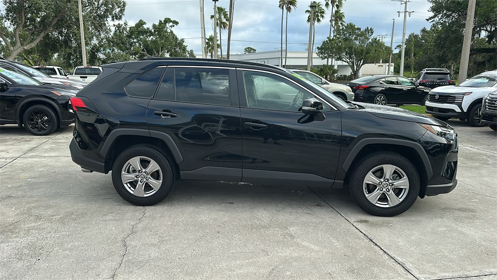 2023 Toyota RAV4 XLE photo 7