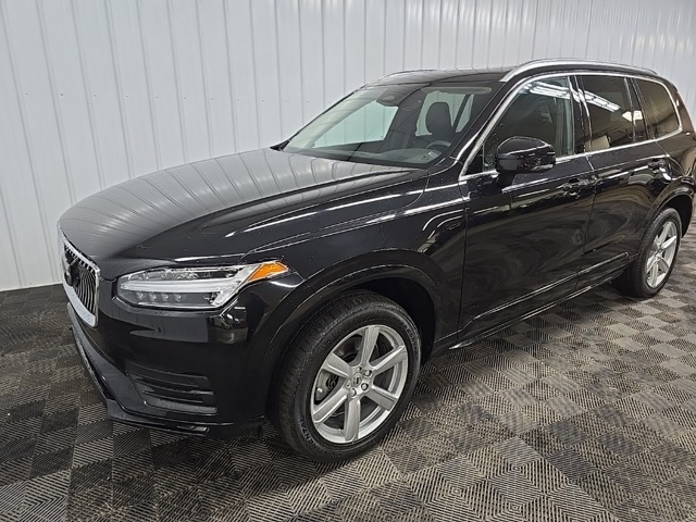 2023 Volvo XC90 B5 Core photo 6