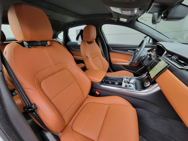 2024 Jaguar XF R-Dynamic SE photo 18