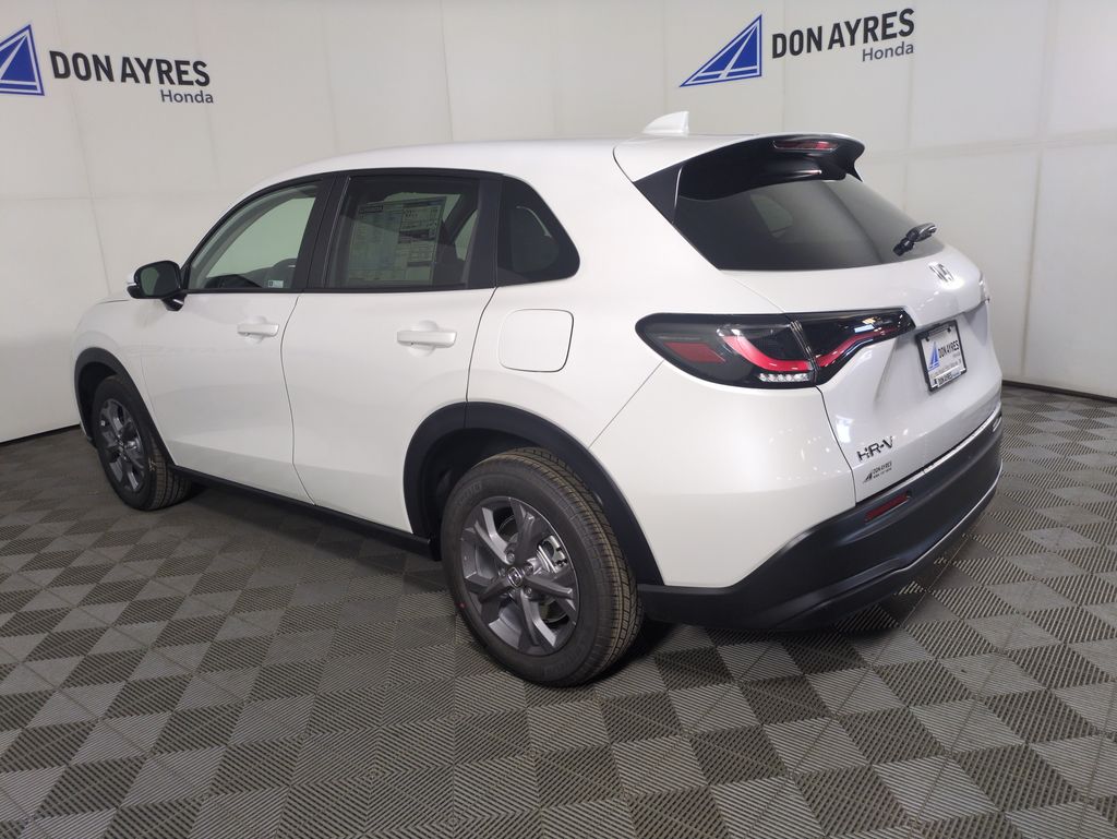 2026 Honda HR-V LX photo 2