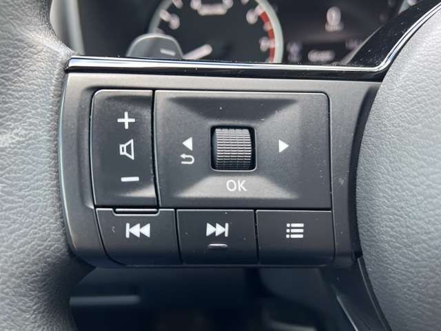 2021 Nissan Rogue SV photo 14