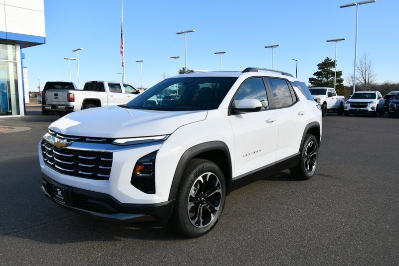 2026 Chevrolet Equinox LT photo 2