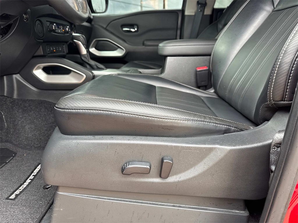 2024 Nissan Frontier SL photo 15