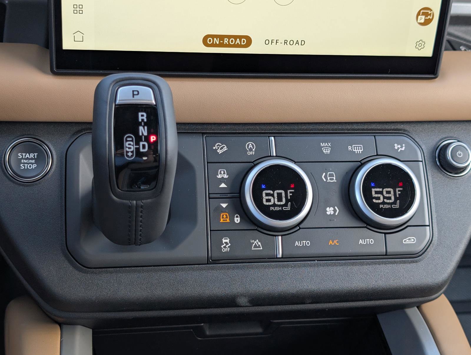 2025 Land Rover Defender 110 photo 18