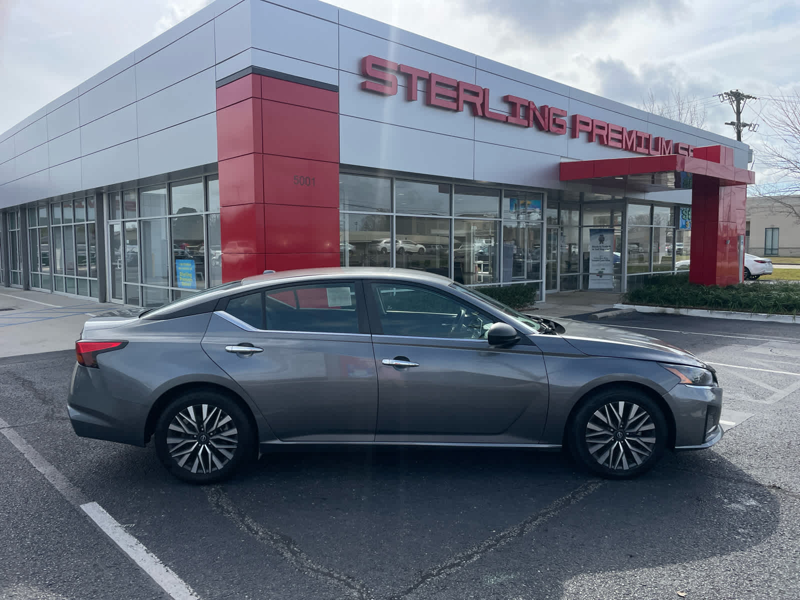 2024 Nissan Altima SV's photo