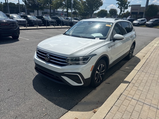 2023 Volkswagen Tiguan S photo 2