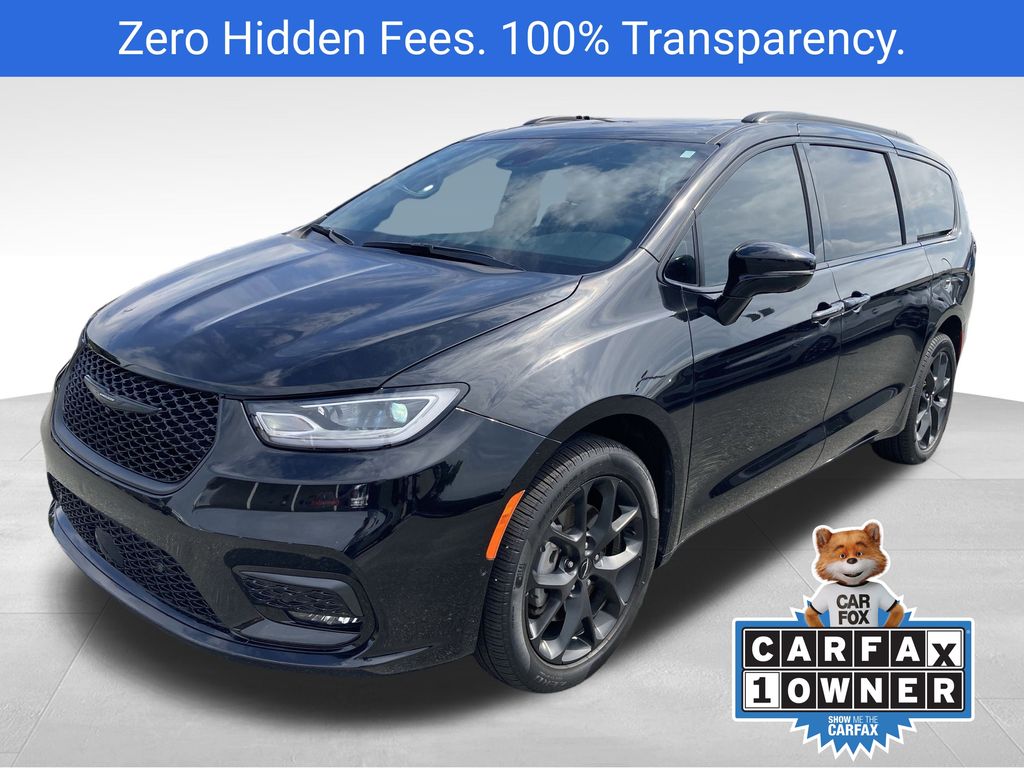 2023 Chrysler Pacifica Limited's photo