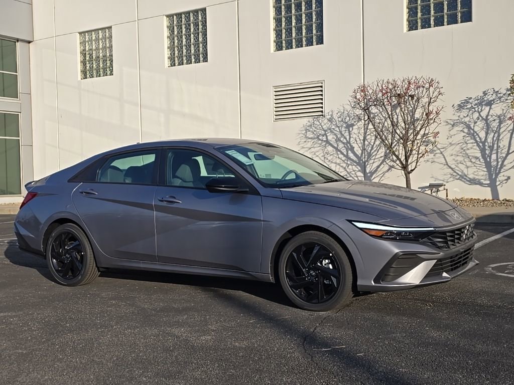 2026 Hyundai Elantra Hybrid SEL Sport photo 4