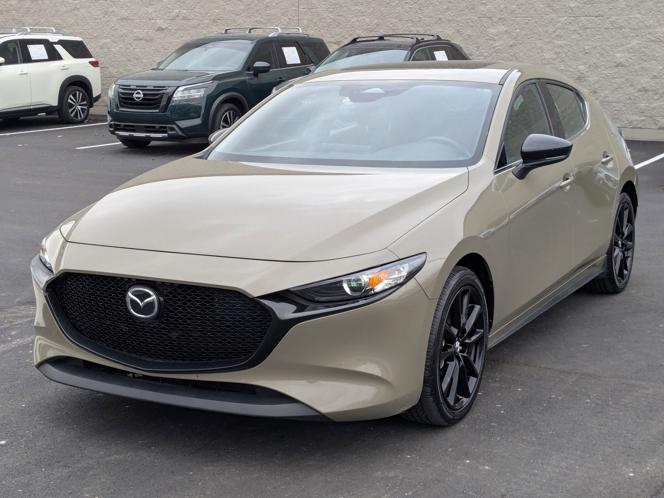 2024 Mazda Mazda3 Hatchback 2.5 Carbon Turbo photo 4