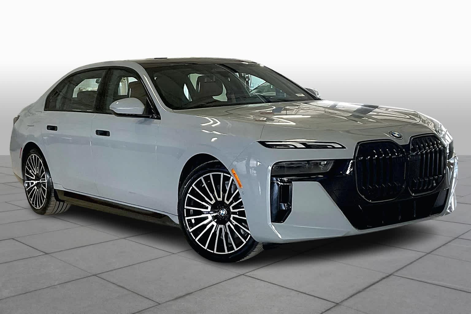 2025 Bmw 750e 750e xDrive photo 2