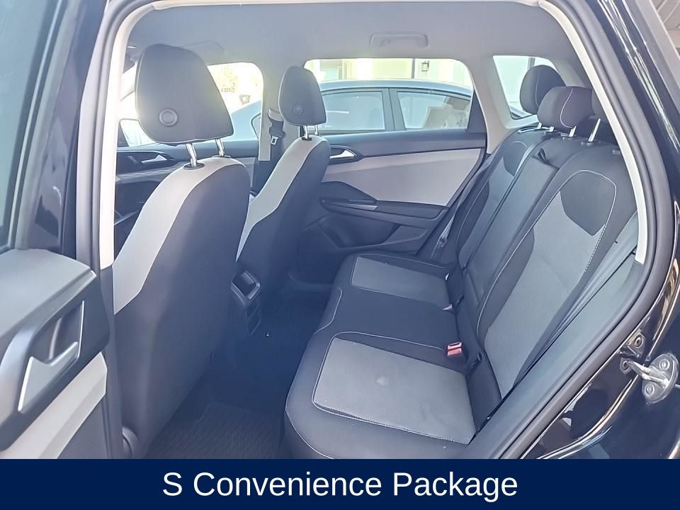 2022 Volkswagen Taos S photo 2