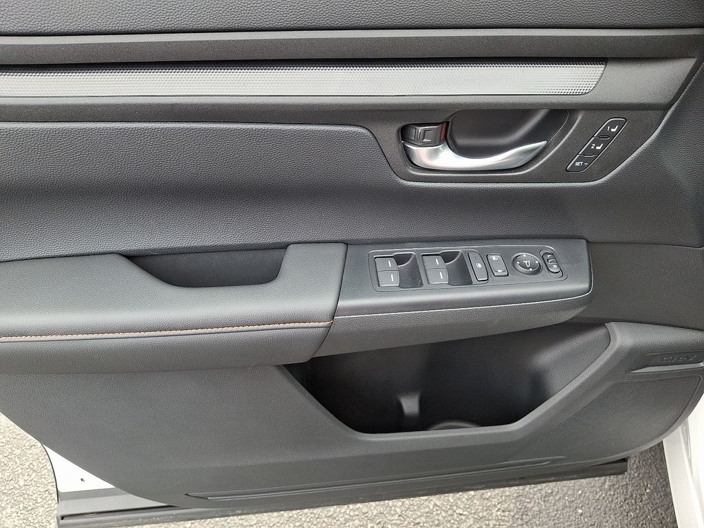 2024 Honda CR-V Hybrid Sport-L photo 12