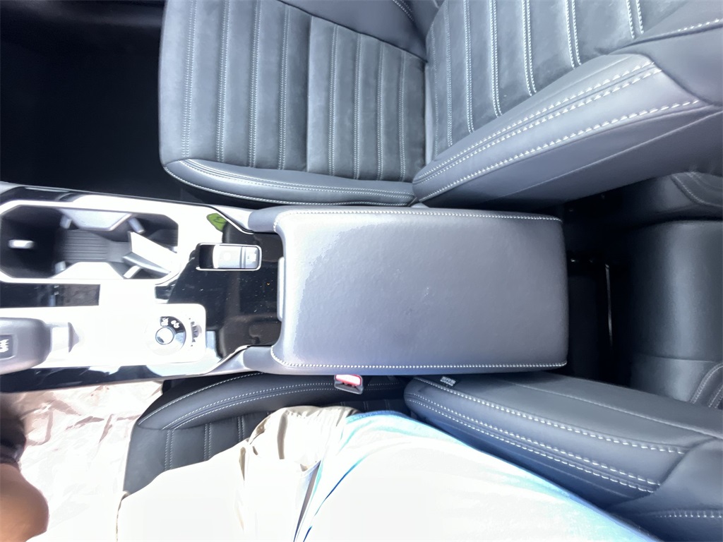 2025 Mitsubishi Outlander SE photo 21