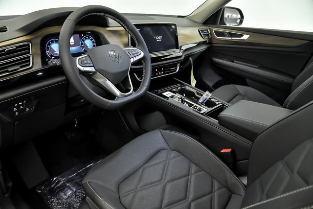 2026 Volkswagen Atlas SE Technology photo 4