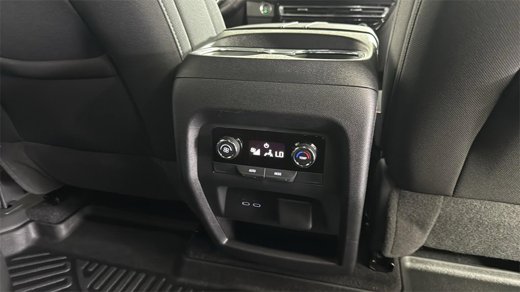 2025 Chevrolet Traverse photo 28