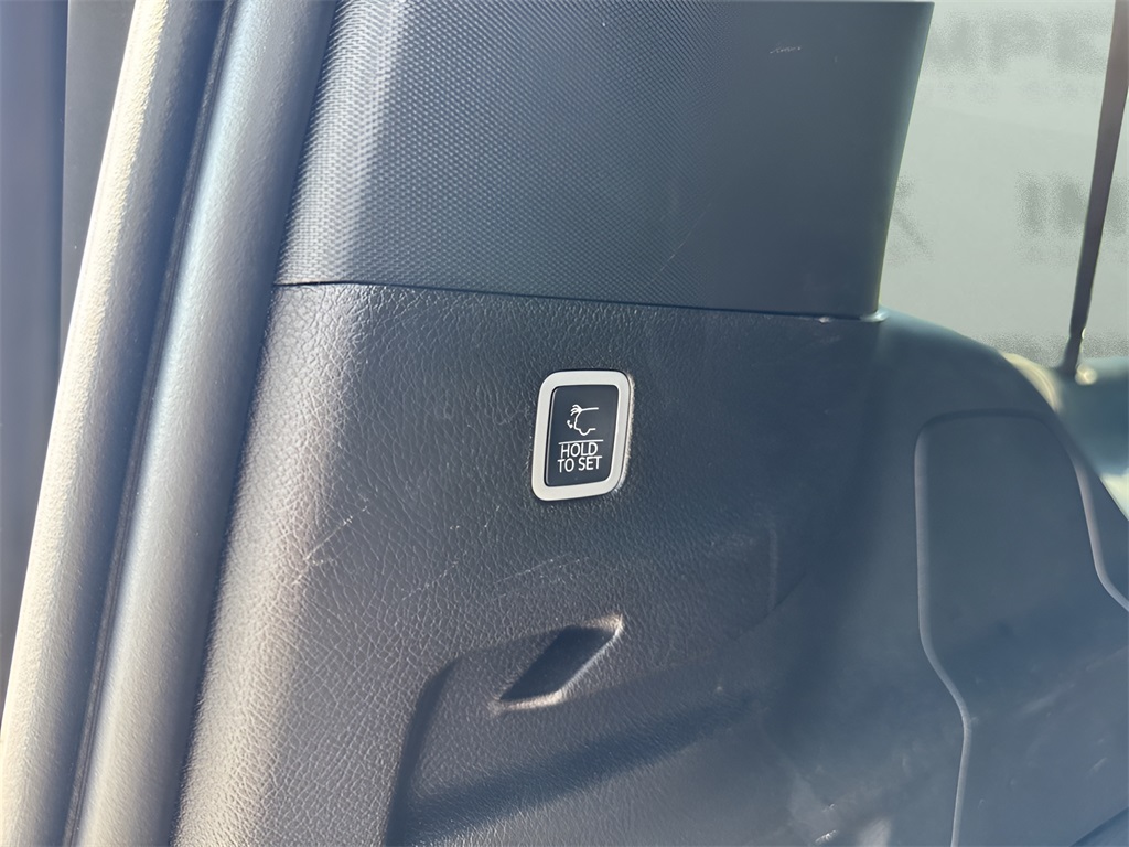 2024 Jeep Wagoneer L Series II photo 31