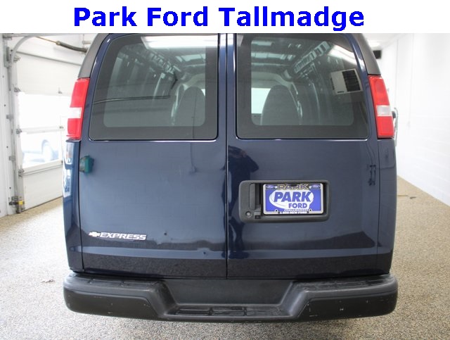 2014 Chevrolet Express 1500 Work Van photo 3