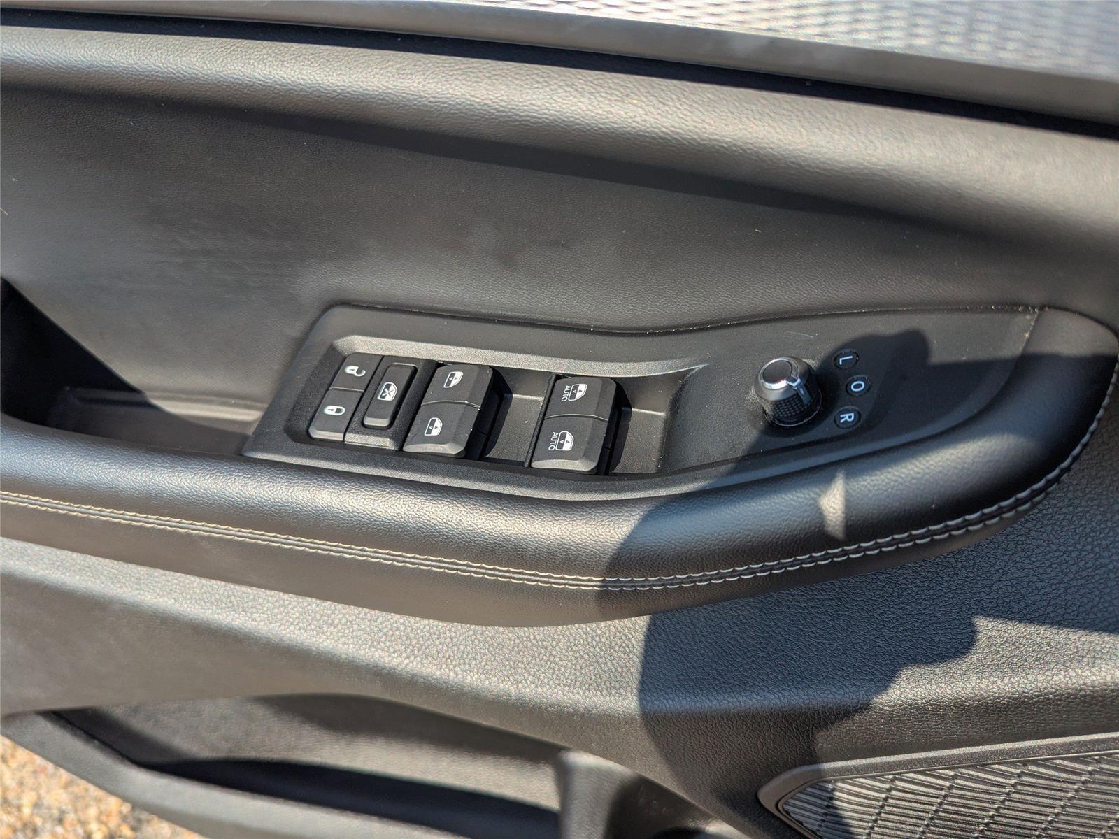 2023 Jeep Grand Cherokee Laredo photo 22