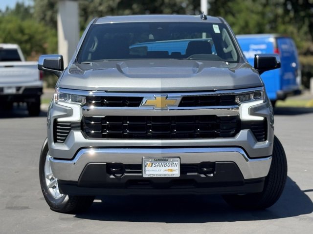2025 Chevrolet Silverado 1500 LT photo 2