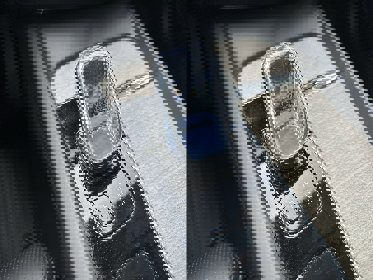 2022 Volvo XC60 B5 Inscription photo 16