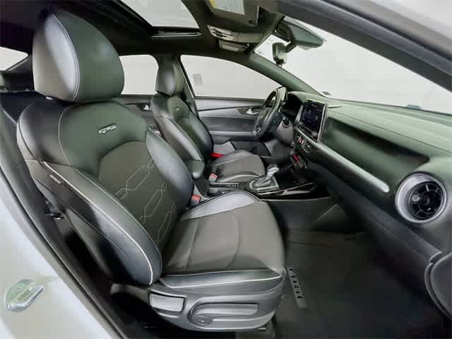2023 Kia Forte GT-Line photo 28