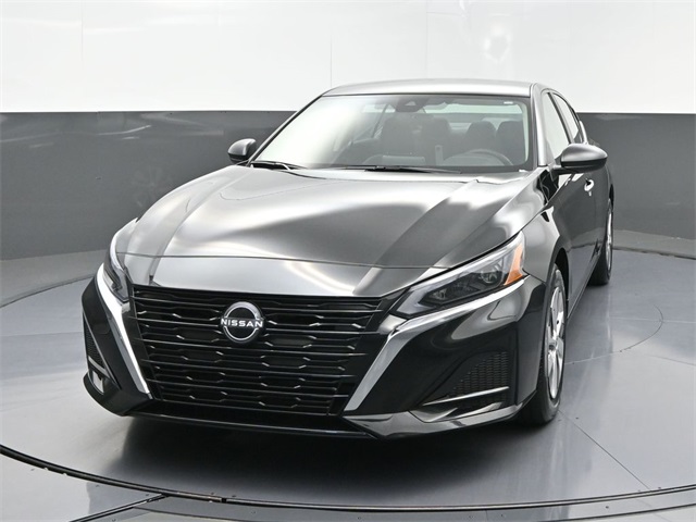 2025 Nissan Altima S photo 2