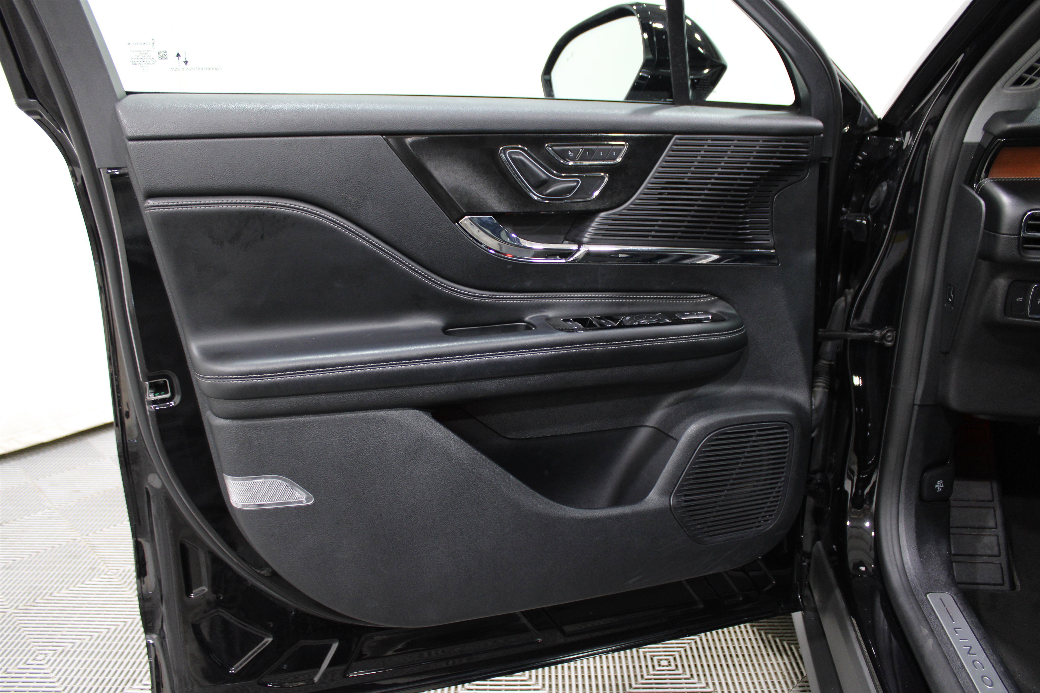 2022 Lincoln Corsair Reserve photo 4