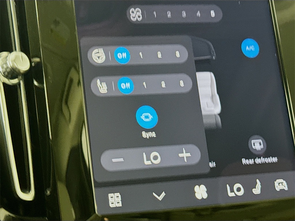 2026 Volvo XC40 Plus photo 20