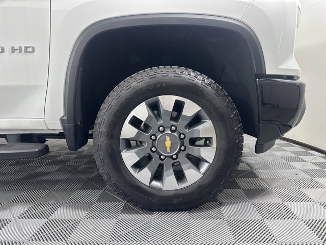 2025 Chevrolet Silverado 2500HD Custom photo 7