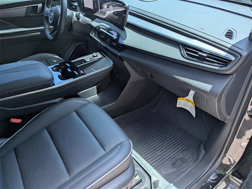 2025 Buick Enclave photo 18