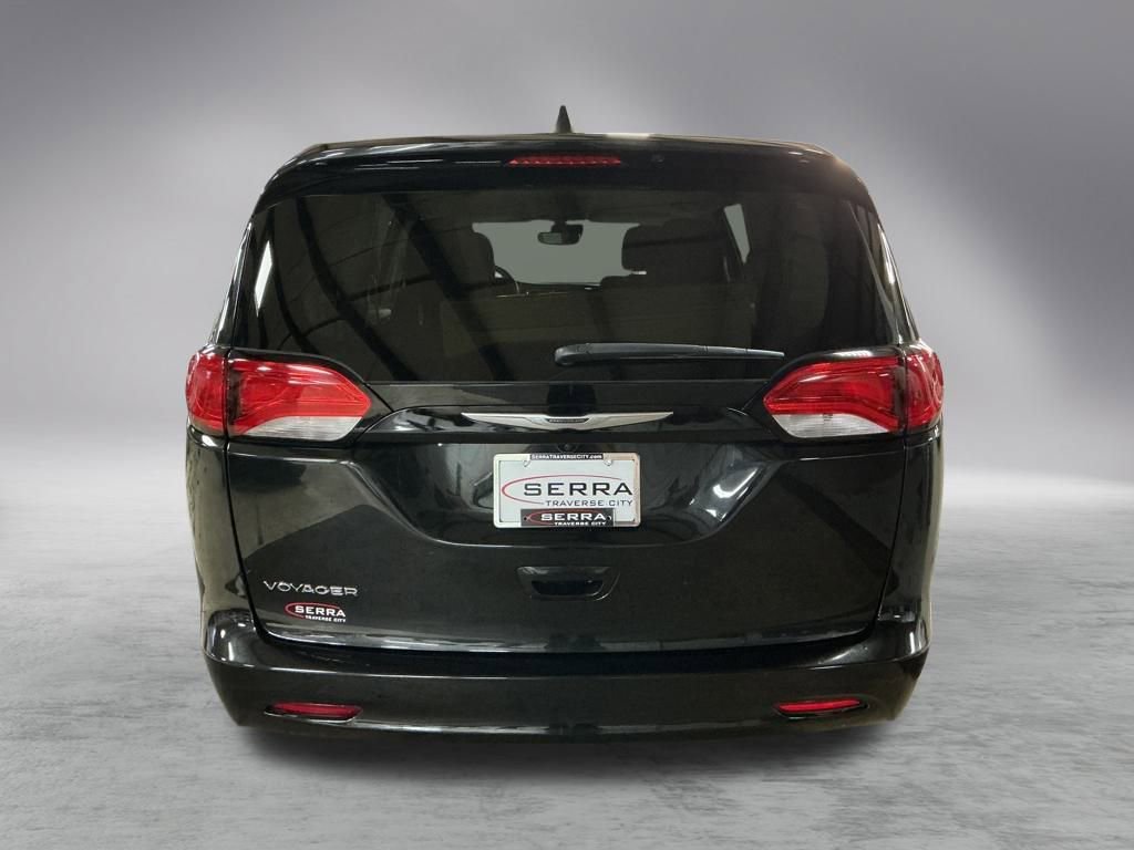 2023 Chrysler Voyager LX photo 3