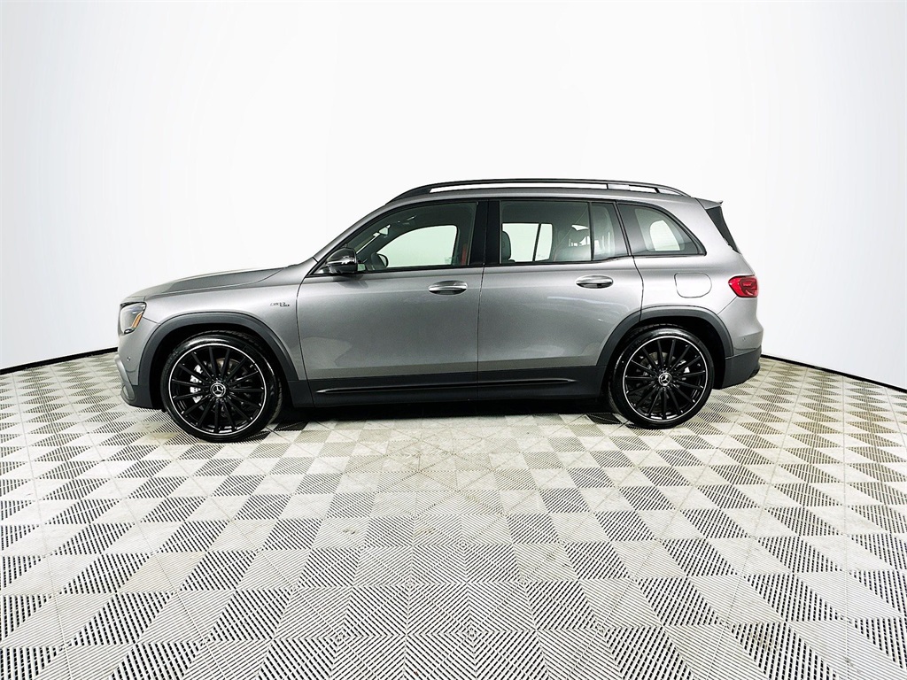 2025 Mercedes Benz GLB 35 AMG 4MATIC photo 4