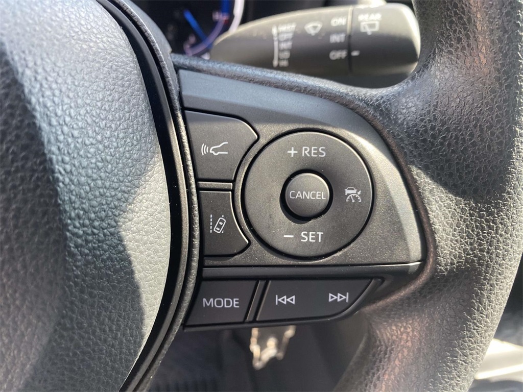2024 Toyota RAV4 Hybrid LE photo 22