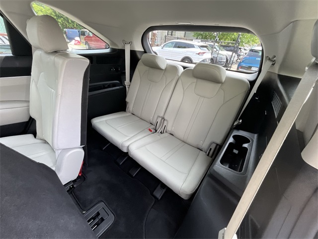 2022 Kia Sorento S photo 24